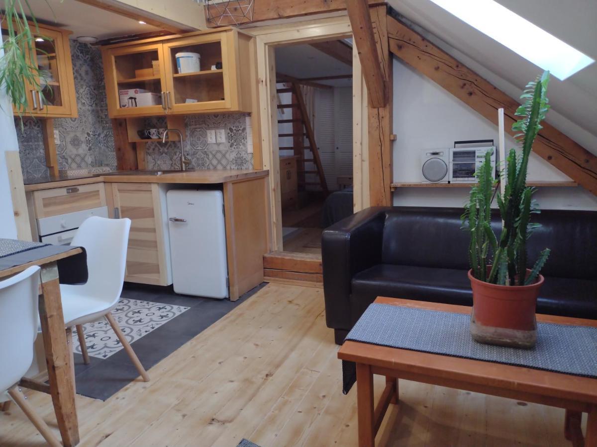 Studio Blizko Centra, Zilinska 20 Bratislava Luaran gambar